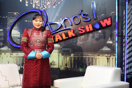 Мөрөөдлөө биелүүлсэн жүжигчин бүсгүй алаг нүдэн Одноо